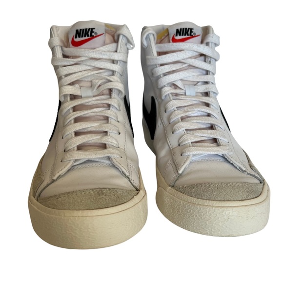 NIKE Women’s Blazer Mid 77 Size 7.5 in White & Black - Worn twice! - Picture 3 of 13
